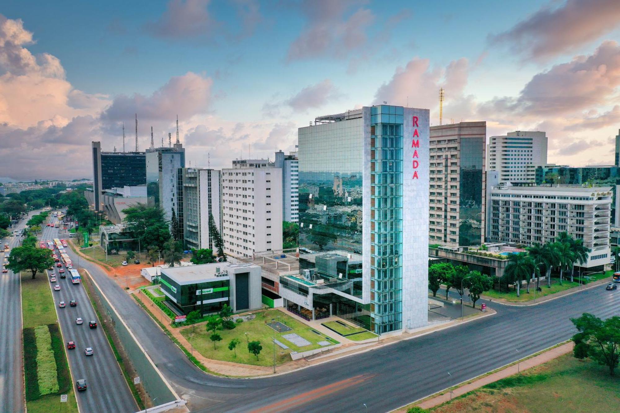 Ramada By Wyndham Brasilia Alvorada Hotel Exterior photo